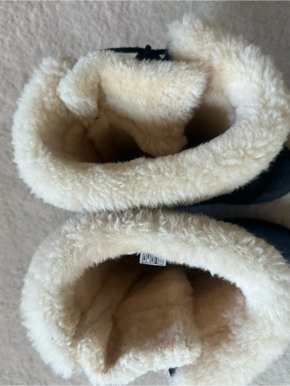 UGG Upside Black Suede Shearling Lace-Up Boots size 7